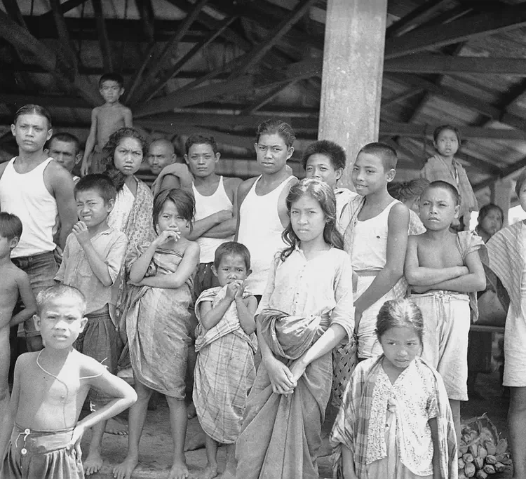 September 15, 1933. Indanan, Jolo Is., Sulu Prov. Willard Strait School - Indanan. Parang Market. f.4 1/10.