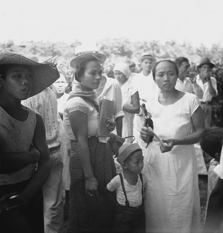 August 26, 1933. Kabasalan, Zamboanga Province. Pay day at the Pathfinder Estate office.
