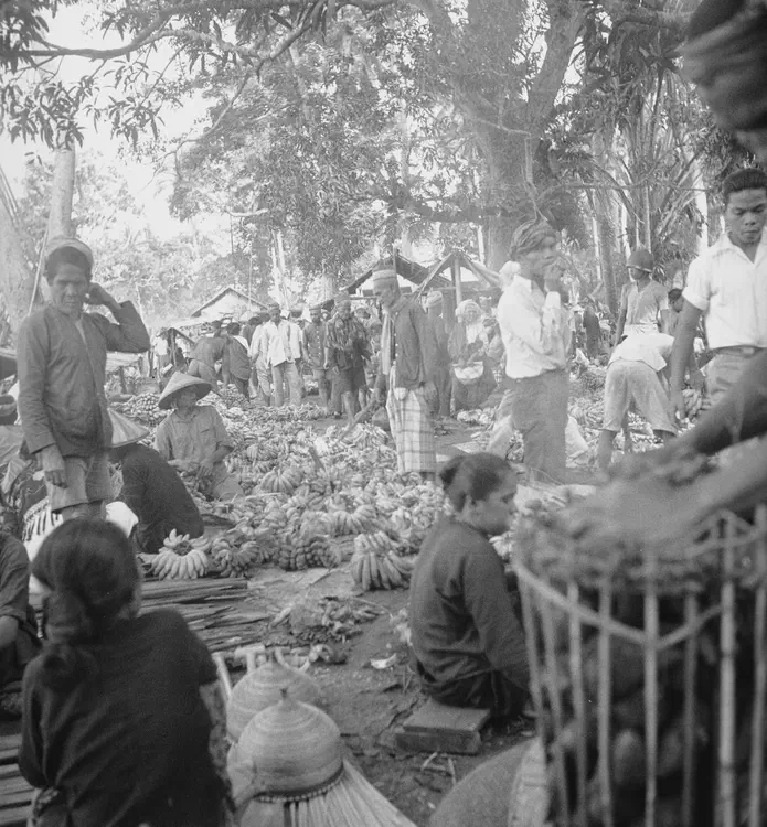 September 12, 1933. Libungan-Cotabato, Cotabato Prov. [Maguindanao province] Princess Market. Sept. 12.