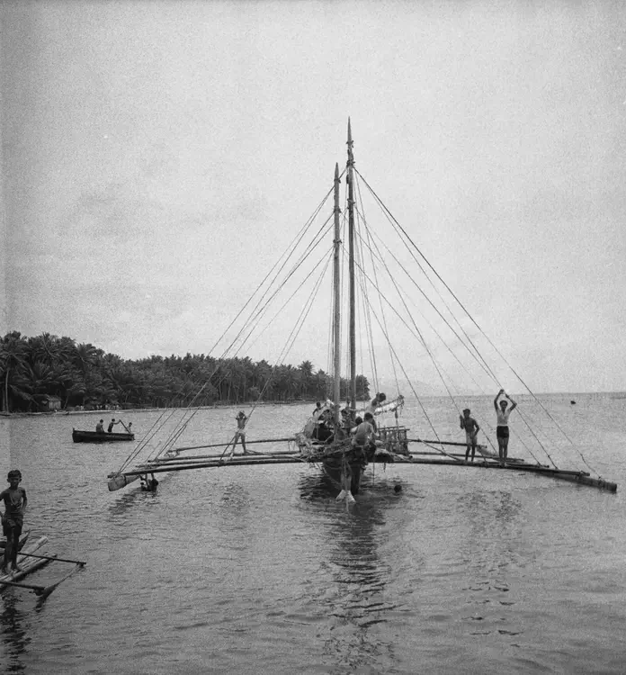 (Near Piapi, Dumaguete, NO, 1933). September 17, 1933. Dumaguete & Environs, Oriental Negros. Local schooner at Dumaguete. Piapi barrio in distance.
