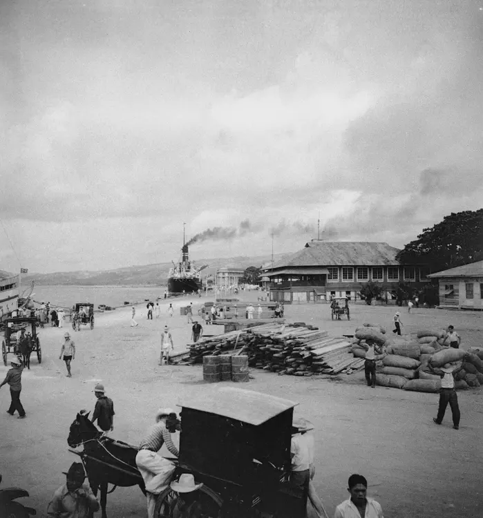(Cebu Harbor, 1933). September 18, 1933. Cebu Province. Sea wall from steamer. f.8 1/100 G.