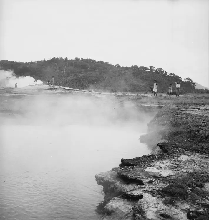 (N. Slope Mayon volcano, Tiwi, Albay, 1934). North slope of Mayon [Volcano]; Tiwi, Albay. May 14 '34. Clear spring. Tiwi (sample). 11 1/25. Panatomic 6 x 6.