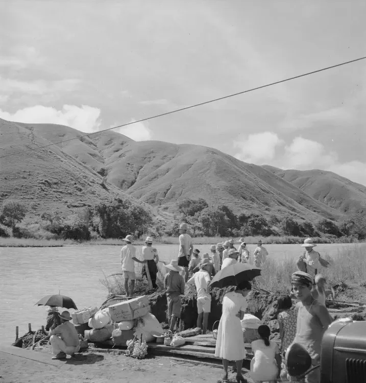 Bagabag, NV, 1935. 'Bagabag Ferry, km 285, Nueva Vizcaya, Philippines. May 19, 1935. Similar [Erosion of cogon covered hills], from East crossing. Km 291. 11 1/25 G.'
